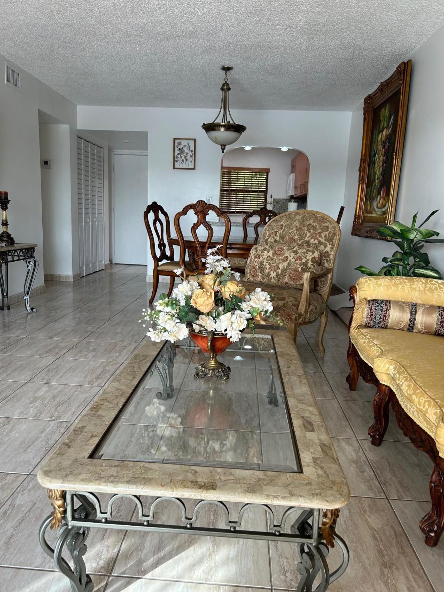 Beautiful Apartment With Very Elegant Colonial Decoration Tamiami Exterior foto